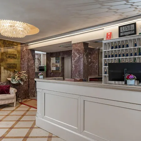 Отель Montecarlo