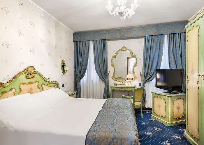 Montecarlo Отель