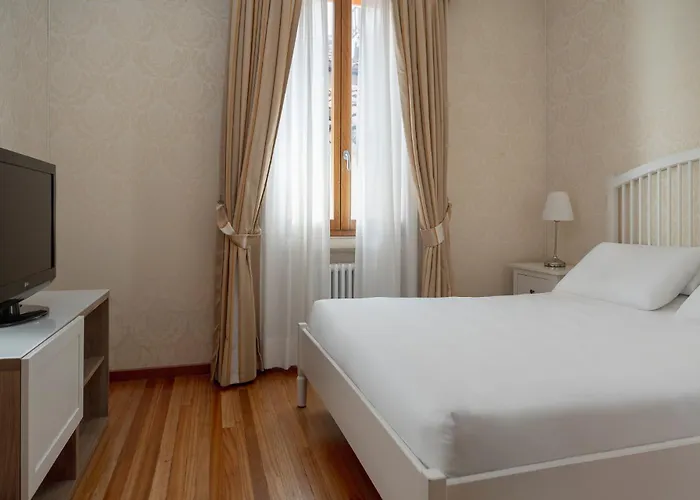 Отель Montecarlo 3*