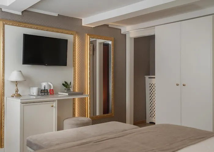 Отель Montecarlo 3*