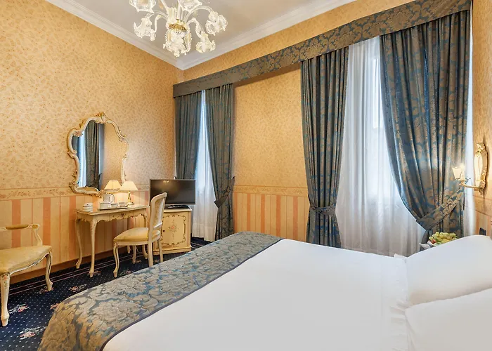 Отель Montecarlo 3*