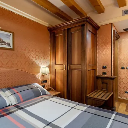 فندق Montecarlo