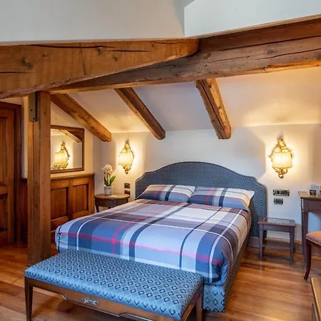 Ξενοδοχείο Montecarlo 3*