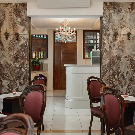 فندق Montecarlo 3*