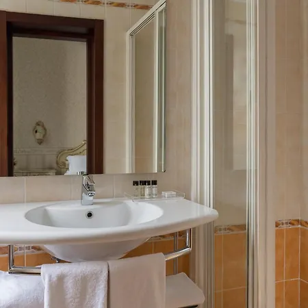 Montecarlo Hotel 3*