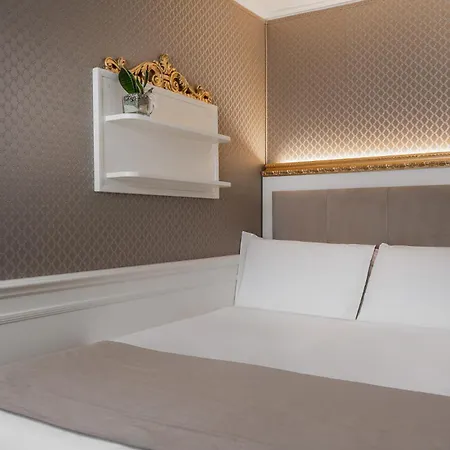 Montecarlo فندق 3*