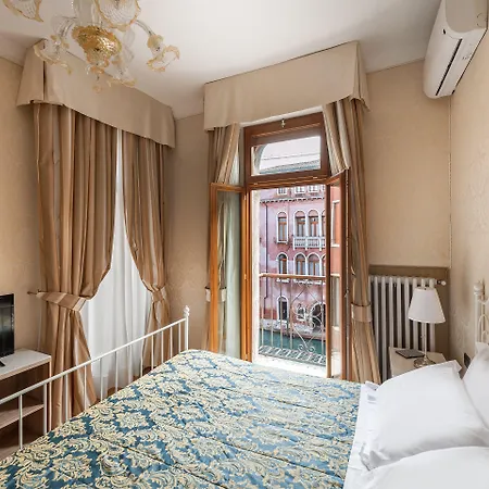 Отель Montecarlo