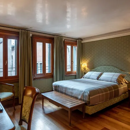 Montecarlo Hotel 3*