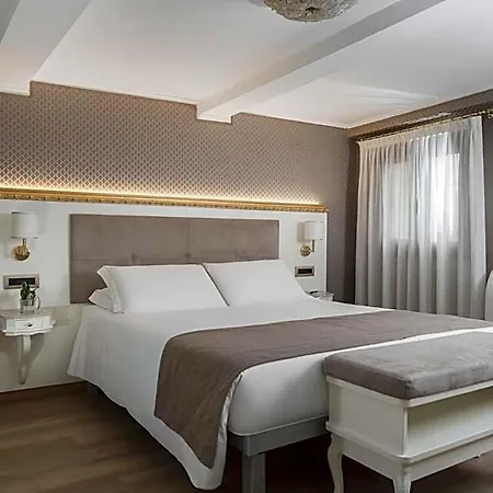 Szálloda Montecarlo 3*