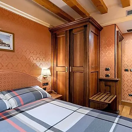 Montecarlo Szálloda