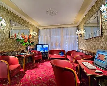 Montecarlo Ξενοδοχείο