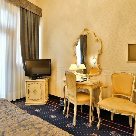 Montecarlo فندق البندقية
