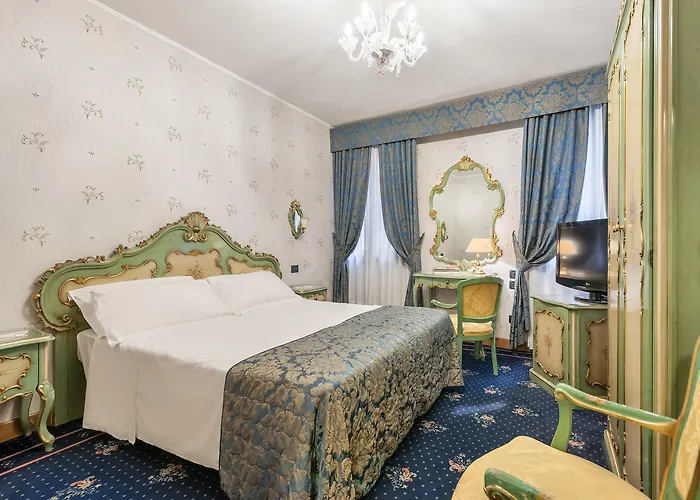 Ξενοδοχείο Montecarlo 3*