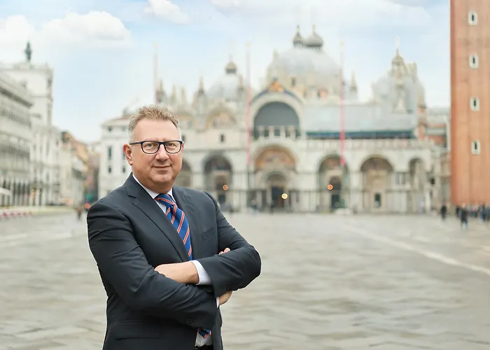 Montecarlo מלון 3*