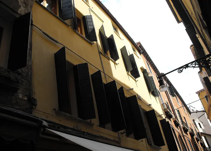 Montecarlo מלון ונציה